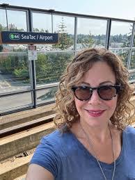 Suzanne Enslow's Instagram, Twitter & Facebook