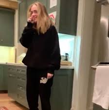 Is there a best instagram account award we can give her? Adele Shares Rare Insight Into Friendship With Nicole Richie In Hilarious Prank Aktuelle Boulevard Nachrichten Und Fotogalerien Zu Stars Sternchen