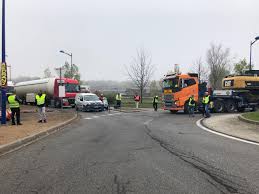 C'est un mouvement dont les racines sont profondes. Gilets Jaunes Un Blocage Temporaire Pres De La Raffinerie De Feyzin
