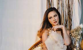 Dia tinggal dengan ibunya bernama marsha prastari. Biodata Dan Profil Gabriella Larasati Paling Terupdate