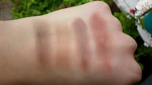 Al combinar ricos pigmentos minerales con ingredientes nutritivos, la crema de rubor kjaer weis le da a la piel un brillo saludable y rosado. Kjaer Weis Abundance Review Naturalstyleblog