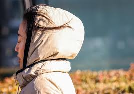 冷风一吹打喷嚏还长包，“冷空气”也会过敏？ - 健康- 中国公益快讯网