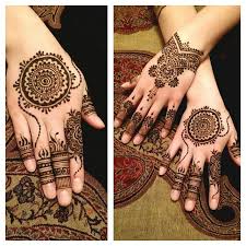 Each artist has her own style but all draw upon traditional designs for inspiration. A Lovely Private Henna Session For These Two Gals Henna Flickr