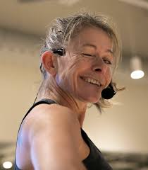 YMCA fitness instructor challenges, empowers Everett residents