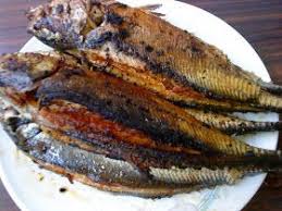 Maybe you would like to learn more about one of these? A Spicy And Tasty Fried Sambal Fish Quite Common At Malay Food Stalls And Hokkien Families Ingredients 5 Pieces Fish Ikan Cen Malay Food Cooking Fish Recipes