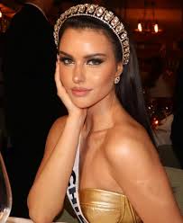 Sally Grace (@sallymalebran)