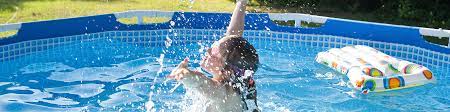 een zwembad of een jacuzzi kiezen de tips van dreamland