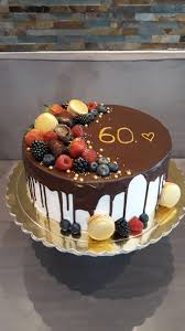 Pin Von Ana Mijares Auf Cake Design In 2020 Dessert Ideen Kuchen Ideen Lebensmittel Essen