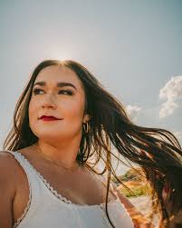 Chloe Crowder's Instagram, Twitter & Facebook