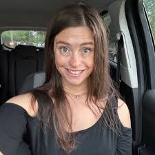 Jessica Folsom's Instagram, Twitter & Facebook