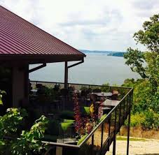 These 16 Restaurants In Missouri Have Jaw Dropping Views While You Eat Waterfront Restaurant Chateau On The Lake Table Rock Lake
