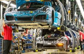 In addition to sports cars porsche also produces suvs. Porsche Workers Snap Up Bonuses Of Nearly 10 000 Euros