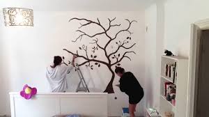 Viele modelle unserer regale fürs kinderzimmer sind. Wandtattoo Wandbemalung Baum Schlafzimmer Youtube