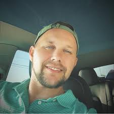 Who here is from Phoenix Arizona? Is the pizza really that good?