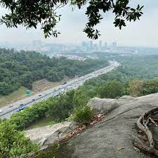Villa puncak pinus, akomodasi tiga kamar tarif rp600 ribuan di oro oro ombo. Fotos Bei Puncak Denai Tiga Puteri Naturschutzgebiet In Petaling Jaya