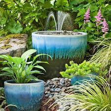 Wasserfall Im Garten Selber Bauen 99 Ideen Wie Sie Die Harmonie Der Natur Geniessen In 2020 Aussenbrunnen Brunnen Garten Wasserfall Garten