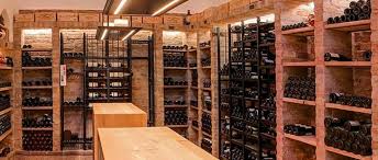 Le cellier remplace parfaitement la traditionnelle cave à vin. Amenagement De Cave A Vin Etagere A Vin