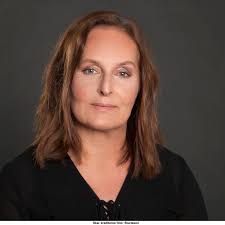 Tom Tvedt: Høy og mørk