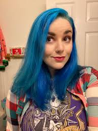 For an aesthetic look, try going for purple and blue go amazing with dark skin and curly hair. Hello Here Are My Shiny Blue Locks Done With Ion Semi Permanent Sky Blue And Azure Fancyfollicles