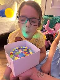 I know, I know, but, what can I say? I love Santas!!