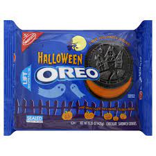 They combine rich chocolate cake, an orange oreo creme frosting and halloween sprinkles. Nabisco Oreo Halloween Orange Creme Chocolate Sandwich Cookies Shop Cookies At H E B