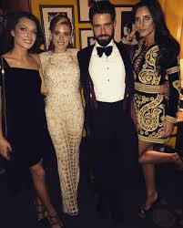 Elgr news | greece | news producer at el.gr | 0 connection | view elgr's homepage, profile, activity, articles Nees Fwtografies Apo Ton Gamo Ths Xronias Mariannas Goylandrh Kai Filippoy Laimoy Oi Mpomponieres H Toyrta To Parti Bovary