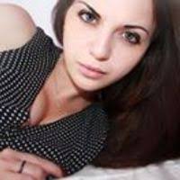 Maria Messenger's Instagram, Twitter & Facebook