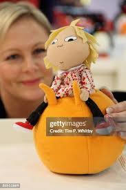 11 Photos & High Res Pictures