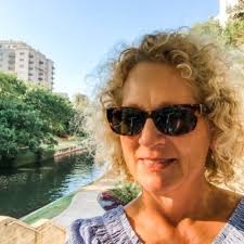 Julie Uhlig (@theuhligs)