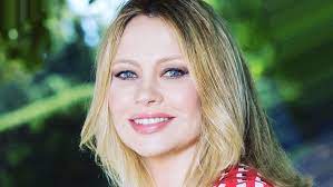 E una delle più amate. Biografia Di Anna Falchi