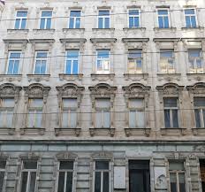 Tausch gensossenschaftswohnung 1100 wien 2,5 zimmer wohnung 63m² (sozialbau) wohnzimmer, kinder/bzw. Leere Hauser Sind Mehr Wert Warum Menschen Aus Ihren Wohnungen Gedrangt Werden Moment