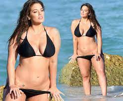 Plus size model Ashley Graham pictures - Daily Star