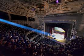 Dass er dieses ziel erreicht hat, zeigt vor allem das organische wachstum seines unternehmens, das man inzwischen guten gewissens als „kleines. Freizeiterlebnis Schauspielhaus Dresden Augusto