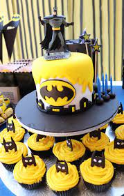 Cake For 6year Old Boy Batman Theme Birthday Themes For Boys Boy Birthday Cake Boy Birthday Parties