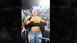 NEW RAIDERS FAN DANII BANKS FLASHES CROWD VIDEO - Ernest Robinson - Medium