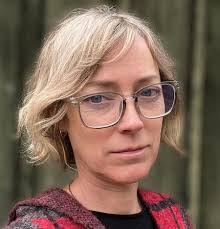 Larissa Bryant's Instagram, Twitter & Facebook