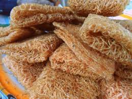 Bentuknya yang berongga mirip dengan sarang semutlah yang membuat masyarakat menamainya dengan istilah tersebut. Jawada Kue Rambut Yang Renyah Manis Khas Nusa Tenggara Timur