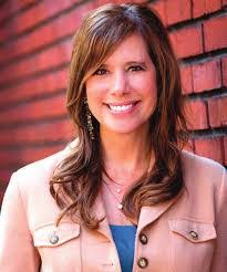 Roslyn Reynolds's Instagram, Twitter & Facebook