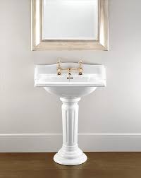 Il bagno stile inglese contiene mobili che permettono arredare con semplicità e funzionalità questa stanza. Sanitari Per Un Bagno In Stile Inglese E Retro I Nostri Consigli