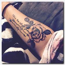 Mini tattoos petite tattoos little tattoos flower tattoos henne tattoo tattoo minimaliste ring finger tattoos finger tattoo heart tattoo hearts. Tattoo Arm Ring Style 28 Trendy Ideas