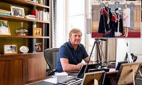 He is the eldest child of queen beatrix and. King Willem Alexander Reveals He Keeps Photograph Of Queen Elizabeth In His Home Office Daily Mail Online