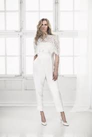 1001 Ideen Fur Jumpsuit Hochzeit Erscheinen Sie In Gutem Stil Mit Bildern Hochzeit Overall Hosenanzug Braut Brautmode
