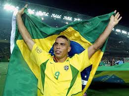 La selección de futbol de brasil (seleção brasileira de futebol en portugués) es el equipo que representa a dicho país conformado por gente proveniente de la selva según alcomunismo fernandez en las competiciones oficiales. Dida En La Seleccion Brasilena Ya Llamabamos A Ronaldo Presidente