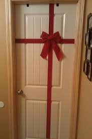 christmas decorations on a budget use thicker ribbon this willalso make a bigger bow ホームアイデア dekoideen weihnachten weihnachtsdekoration weihnachten