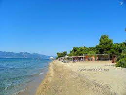 It is an ultramodern and refined structure by the sea. Agios Gewrgios Lixadas Eidylliakes Diakopes Sthn Eyboia