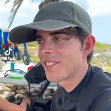 Eliu Ramos (@eliuramoss) • Threads, Say more