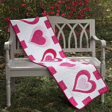 Be My Valentine Table Runner Weallsew Valentine Table Runner Quilted Table Runners Valentines Runner