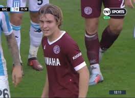Tout sur pedro de la vega : Futbol Gran Debut Del Olavarriense Pedro De La Vega En La Primera De Lanus Olavarria Noticias