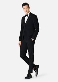 Non è detto che gli abiti da cerimonia debbano essere indossati solo in occasione di un matrimonio o di un battesimo: Smoking Con Inserti In Raso Uomo Emporio Armani