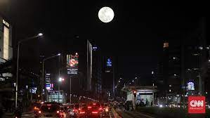 Gerhana matahari cincin terjadi ketika matahari, bulan dan bumi berada pada satu garis lurus. Thzzmxfy5ultvm